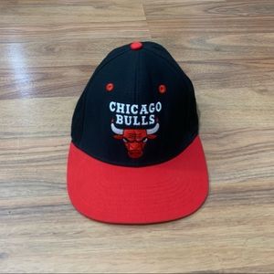Adidas NBA Basketball Chicago Bulls Adjustable Snap Back Cap Classic Logo